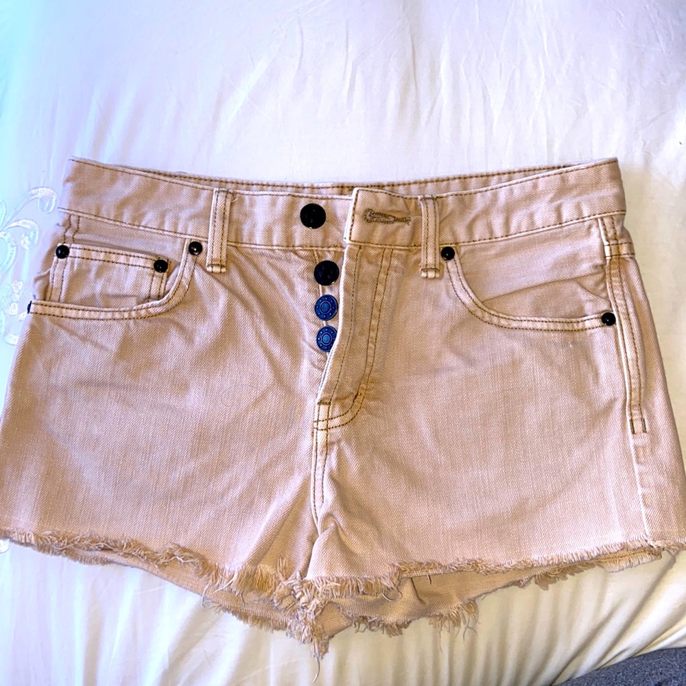 FREE PEOPLE beige jean shorts with fringe!!